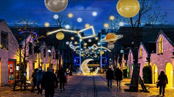Bercy Village vous plonge dans un voyage cosmique pour Noël !