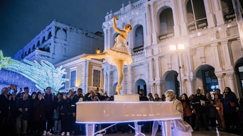 Les spectacles de Noël enchantent Bercy Village