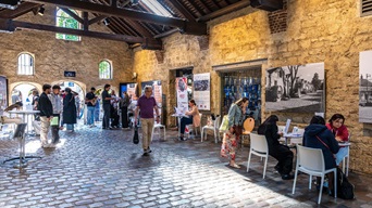 Place de l’Emploi à Bercy Village le 15 juin